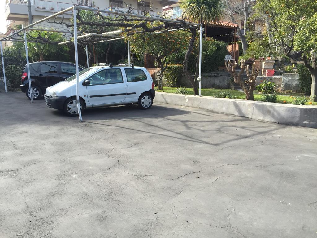 B&B Il Bagolaro Dell'Etna Sant'Agata Li Battiati Bagian luar foto