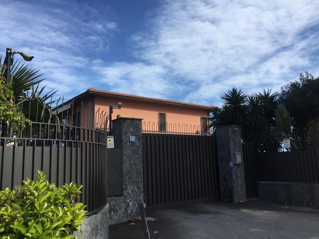 B&B Il Bagolaro Dell'Etna Sant'Agata Li Battiati Bagian luar foto