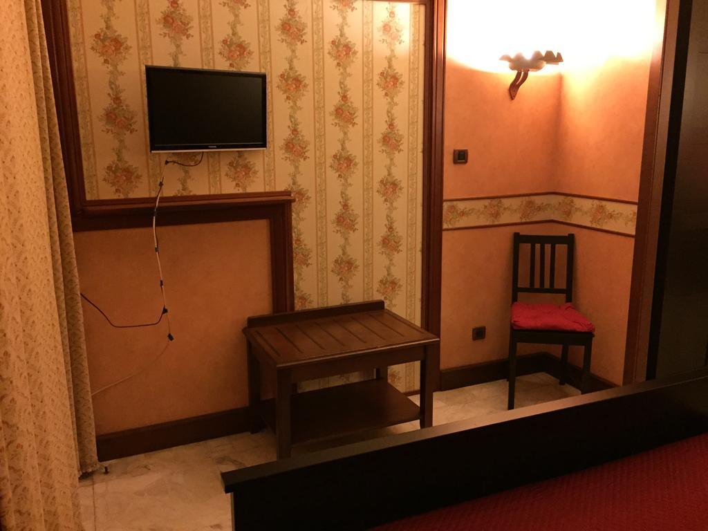 B&B Il Bagolaro Dell'Etna Sant'Agata Li Battiati Ruang foto