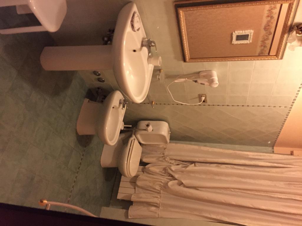 B&B Il Bagolaro Dell'Etna Sant'Agata Li Battiati Ruang foto